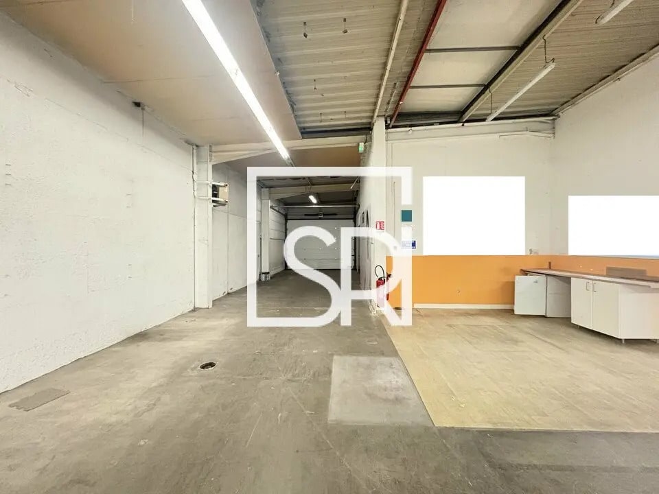 Location Commerce 460 m² - Photo 1