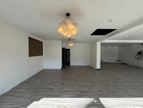 3-4 Wharf St, Sowerby Bridge to rent Interior Photo- Image 2 of 5