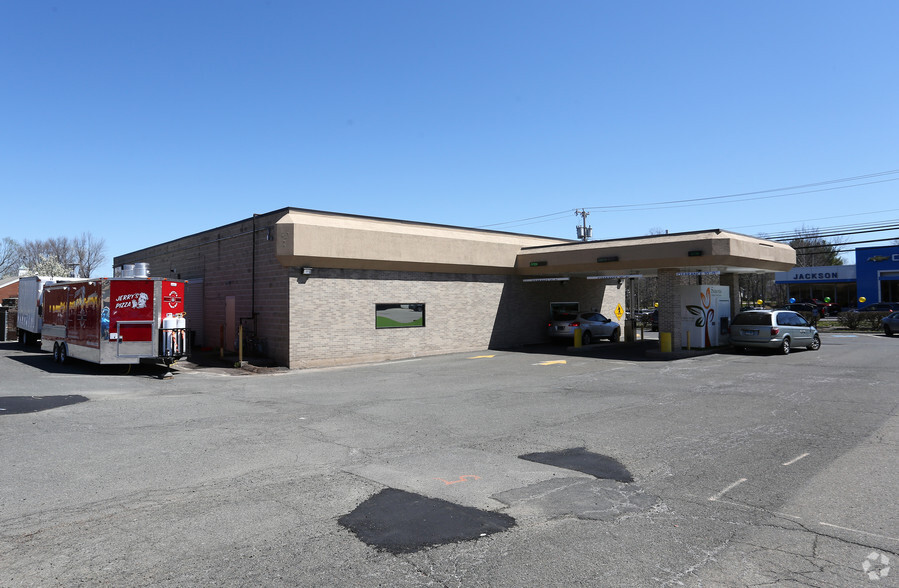 635 S Main St, Middletown, CT for sale - Building Photo - Image 2 of 4