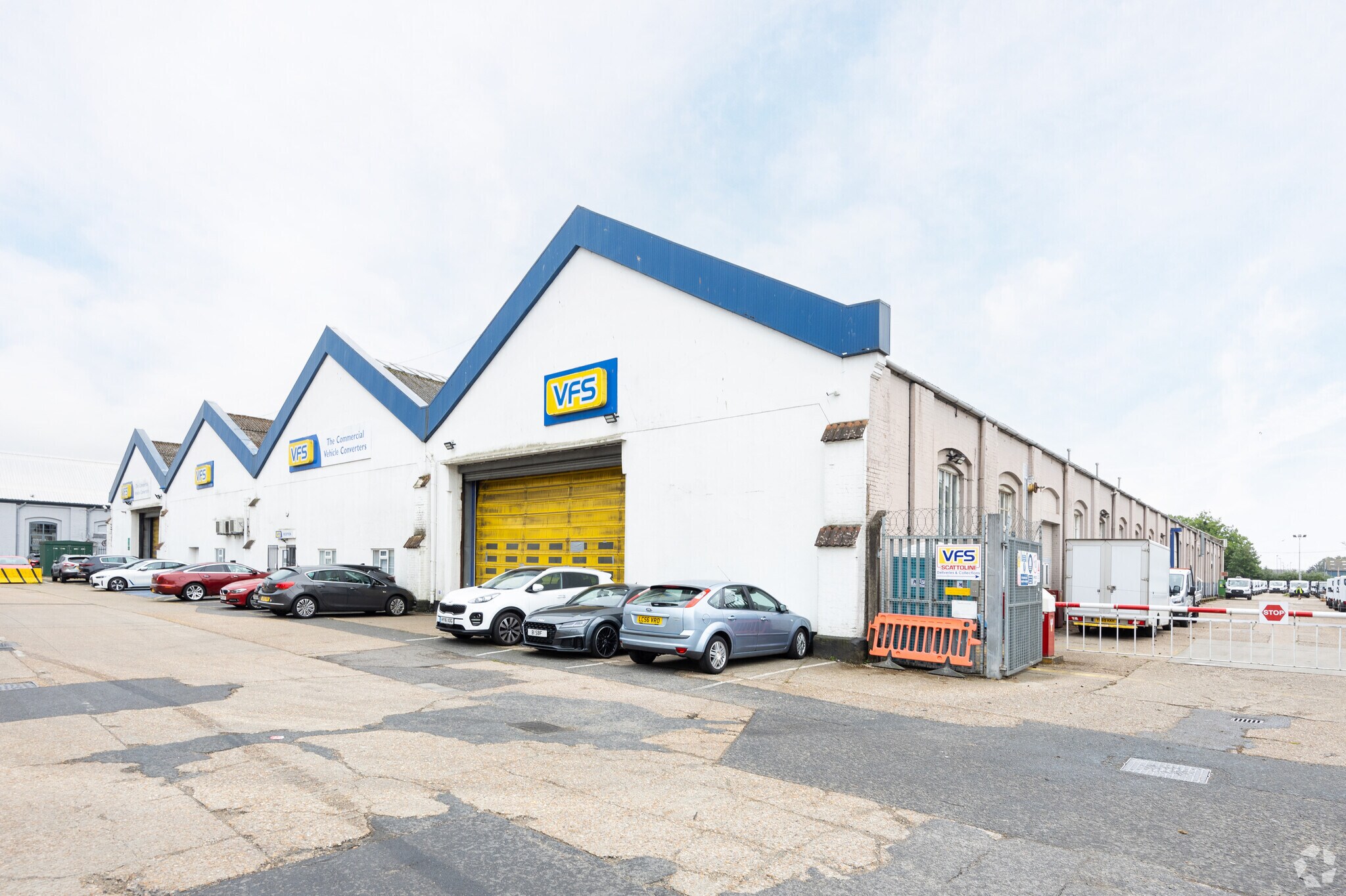 Chickenhall Ln, Eastleigh to rent Building Photo- Image 1 of 5