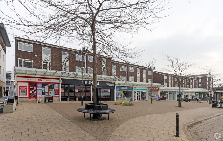 49 Abbey End, Kenilworth for sale - Primary Photo - Image 1 of 1