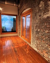 2215 Strand St, Galveston, TX for rent Interior Photo- Image 1 of 5