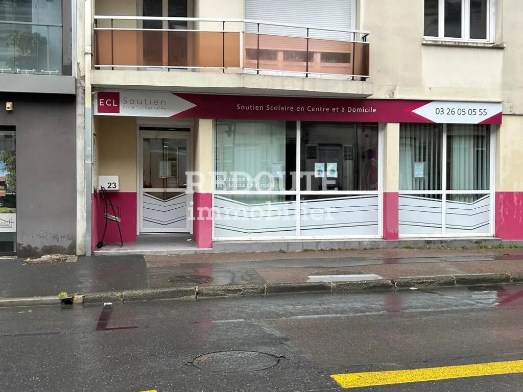 Location Commerce 97 m² - Photo 1