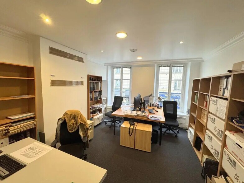 Office in Versailles to rent - Interior Photo - Image 3 of 7