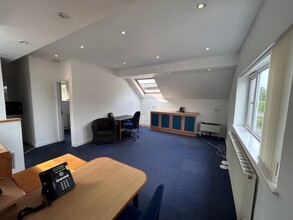 275B Otley Rd, Leeds for rent Interior Photo- Image 1 of 2