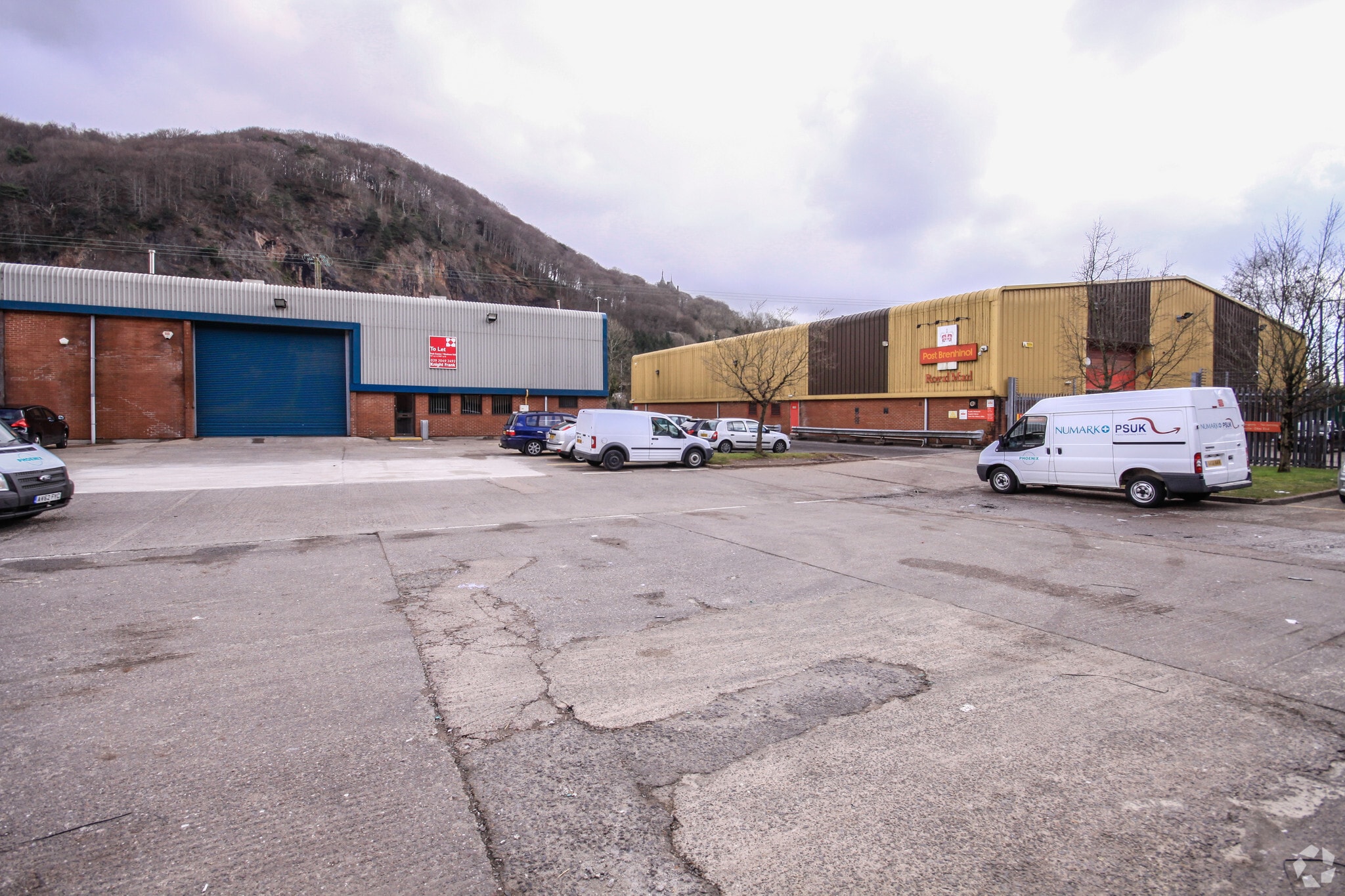 Gwaelod-Y-Garth Industrial Estate portfolio of 3 properties for sale on LoopNet.co.uk Primary Photo- Image 1 of 4