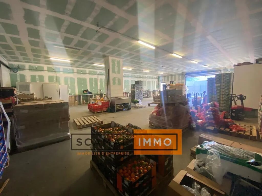 Location Entrepôt 400 m² - Photo 1