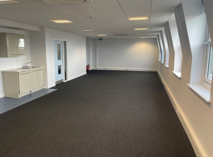 45-49 Victoria St, St Albans to rent - Interior Photo - Image 2 of 3