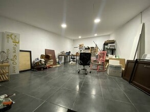 Retail in Barcelona, Barcelona to rent Interior Photo- Image 2 of 3