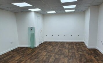 5-7 Lamb St, Hamilton to rent Interior Photo- Image 1 of 2