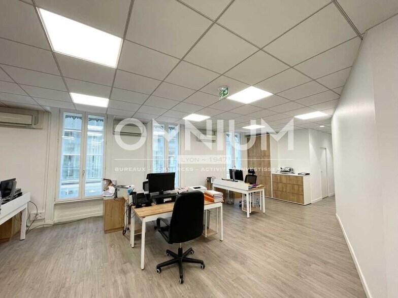 Office in Lyon to rent - Interior Photo - Image 3 of 6