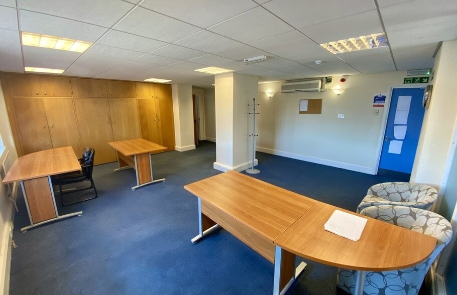 14-26 Victoria St, Luton to rent - Interior Photo - Image 3 of 3