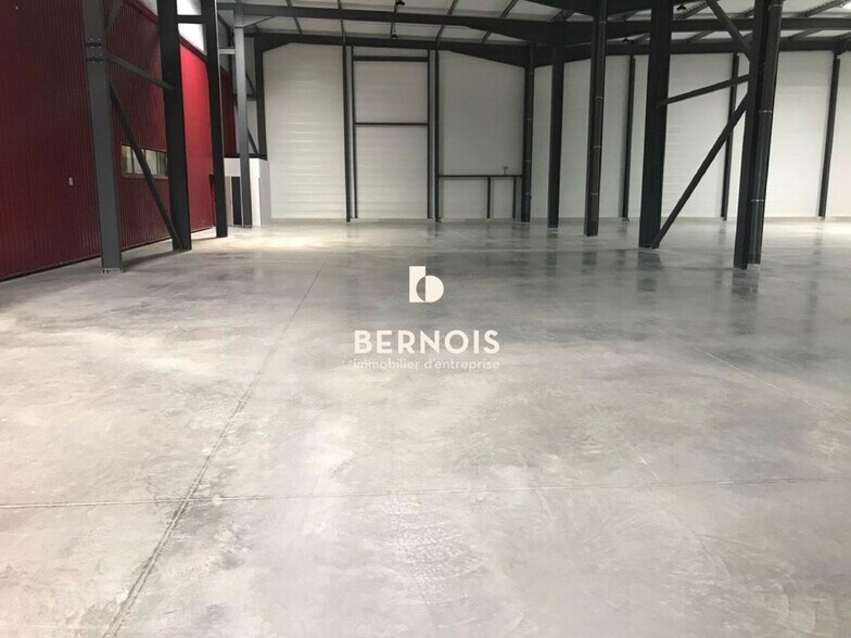 Light Industrial in Signes to rent - Interior Photo - Image 3 of 5