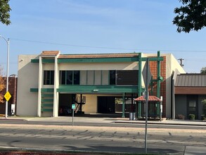 210 S Mooney Blvd, Visalia, CA for rent Building Photo- Image 1 of 2