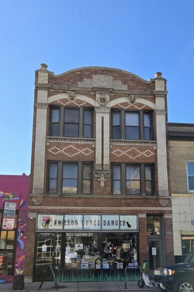 5208 N Clark St, Chicago, IL for rent - Building Photo - Image 1 of 1