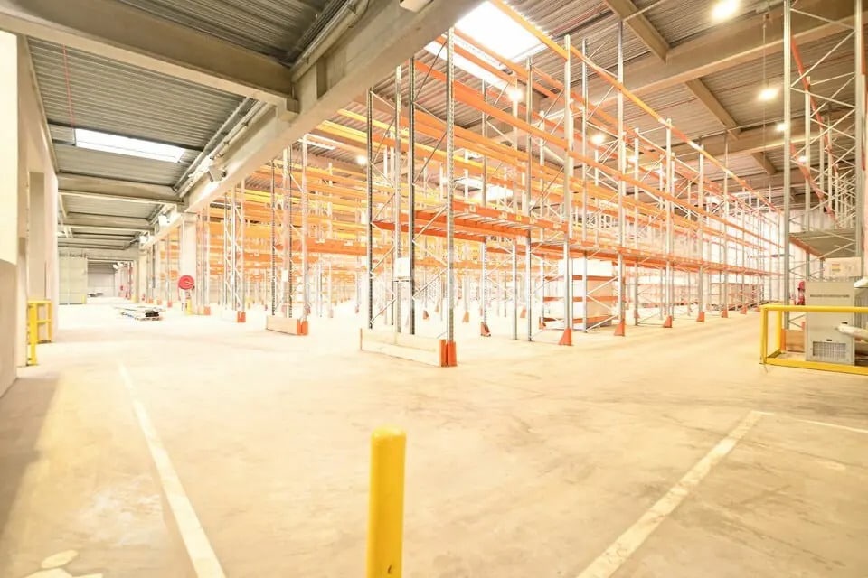 Industrial in Corbas to rent Interior Photo- Image 1 of 6