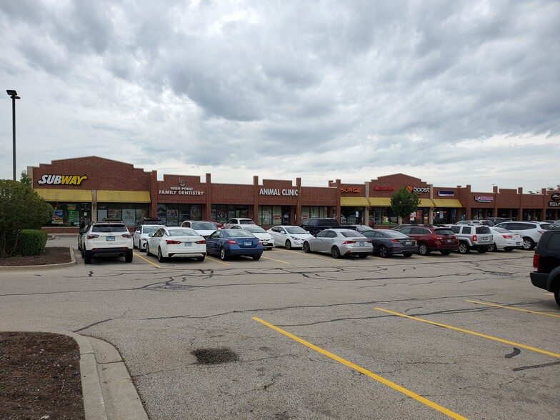 1350 E Chicago St, Elgin, IL for rent - Building Photo - Image 1 of 11