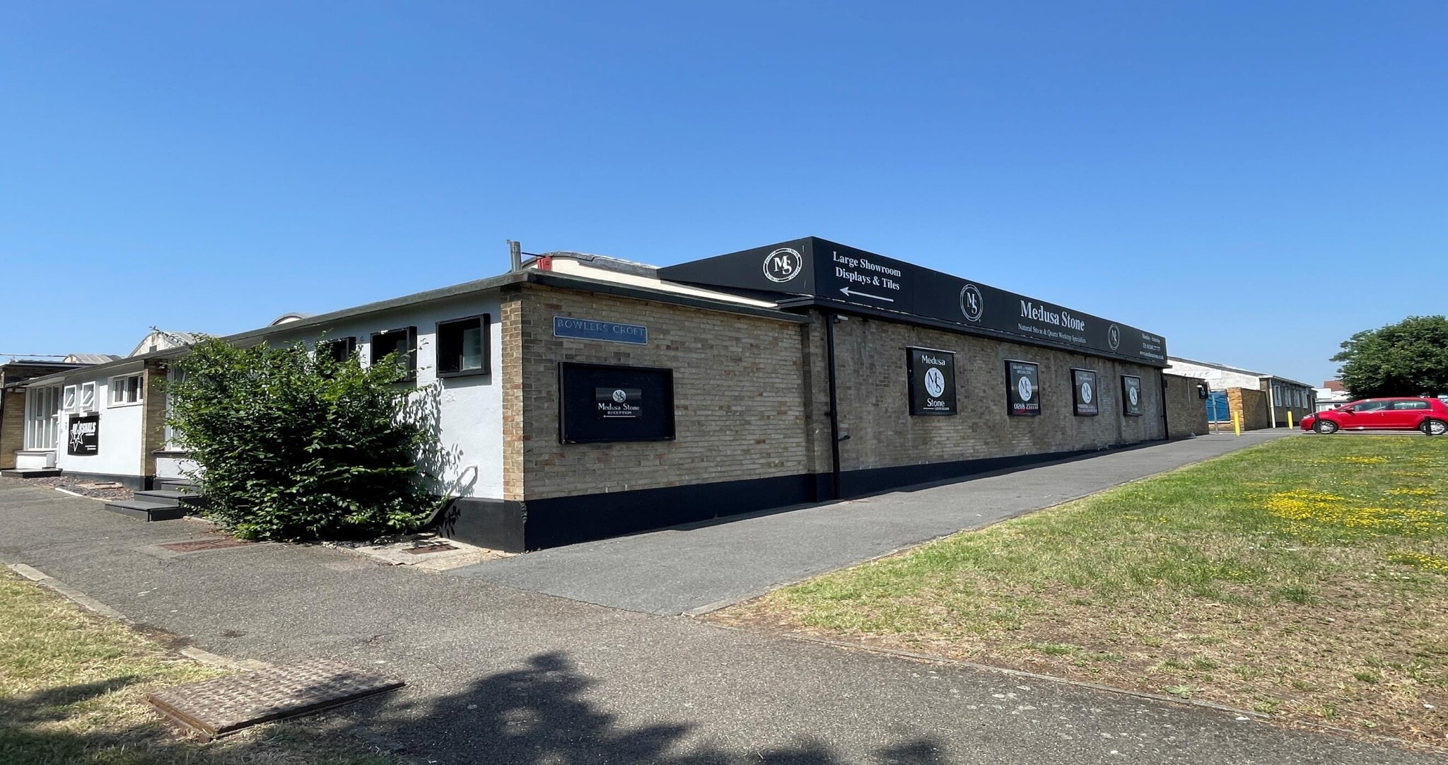1-11 Bowlers Croft, Basildon to rent Building Photo- Image 1 of 6