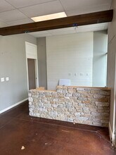 2626 S Oneida St, Green Bay, WI to rent Interior Photo- Image 2 of 5