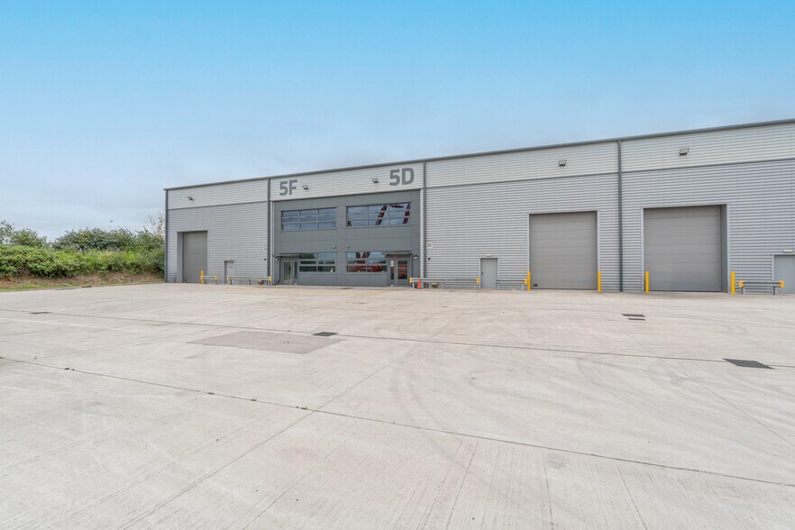 Triumph Business Park, Liverpool to rent - Building Photo - Image 3 of 9