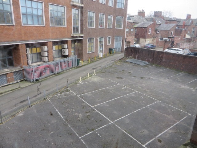 24-26 Portland Sq, Carlisle to rent - Building Photo - Image 2 of 7