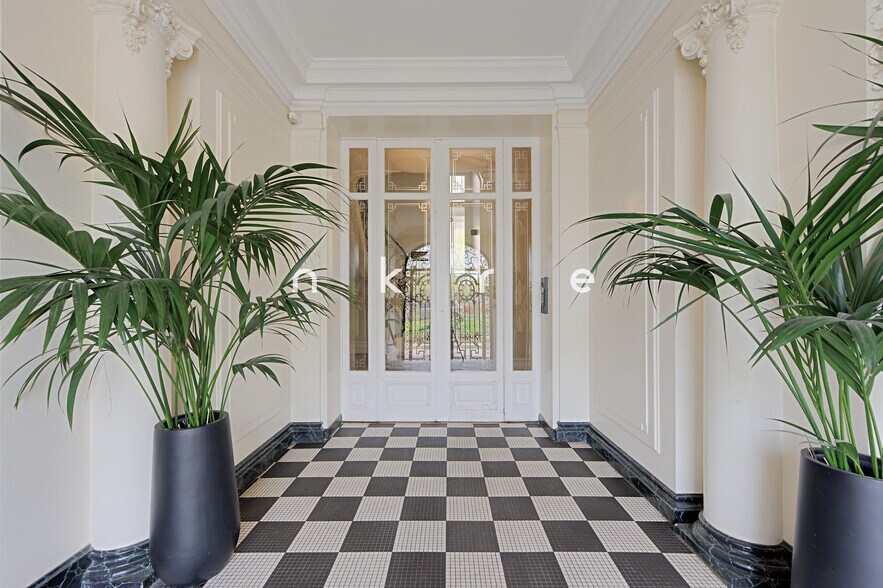 Office in Paris to rent - Building Photo - Image 3 of 18