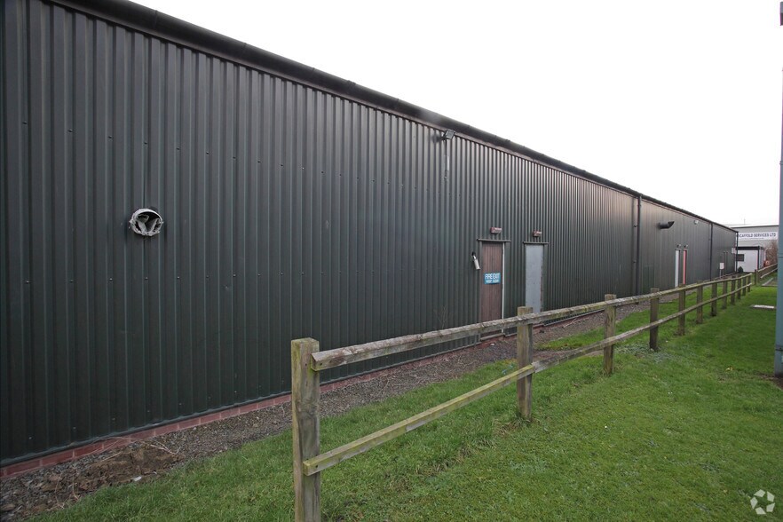 Western Clos, Leominster to rent - Building Photo - Image 2 of 5