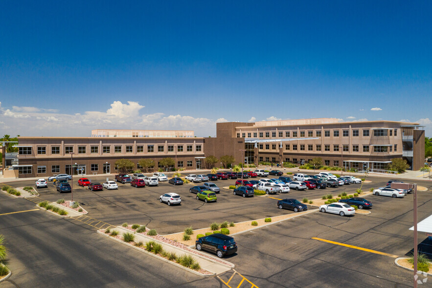 13555 W McDowell Rd, Goodyear, AZ for rent - Building Photo - Image 3 of 4