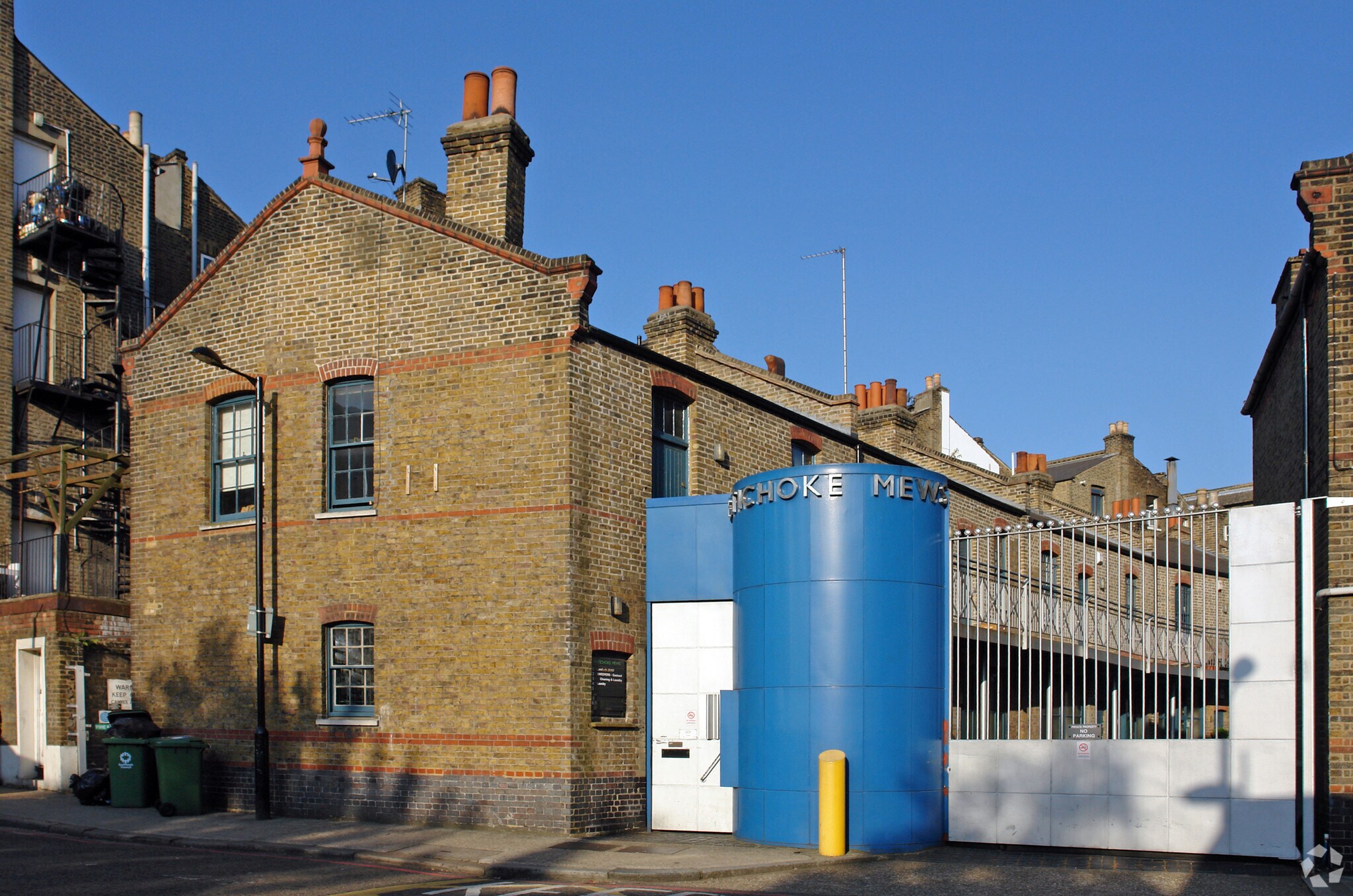 Artichoke Pl, London to rent Primary Photo- Image 1 of 6