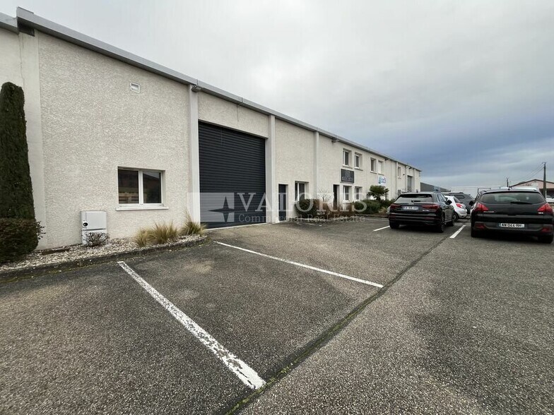 31 Rue Wilson, Décines-Charpieu to rent - Building Photo - Image 1 of 7