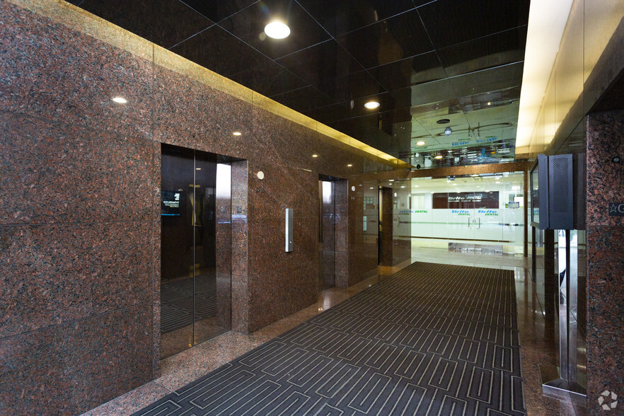 3530 Wilshire Blvd, Los Angeles, CA for rent - Lobby - Image 2 of 8