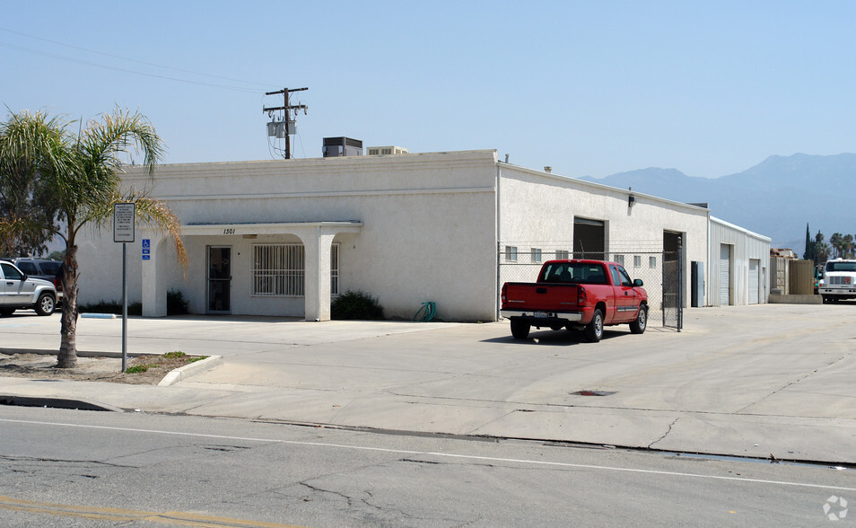 1301 S Santa Fe Ave, San Jacinto, CA for rent - Building Photo - Image 1 of 3