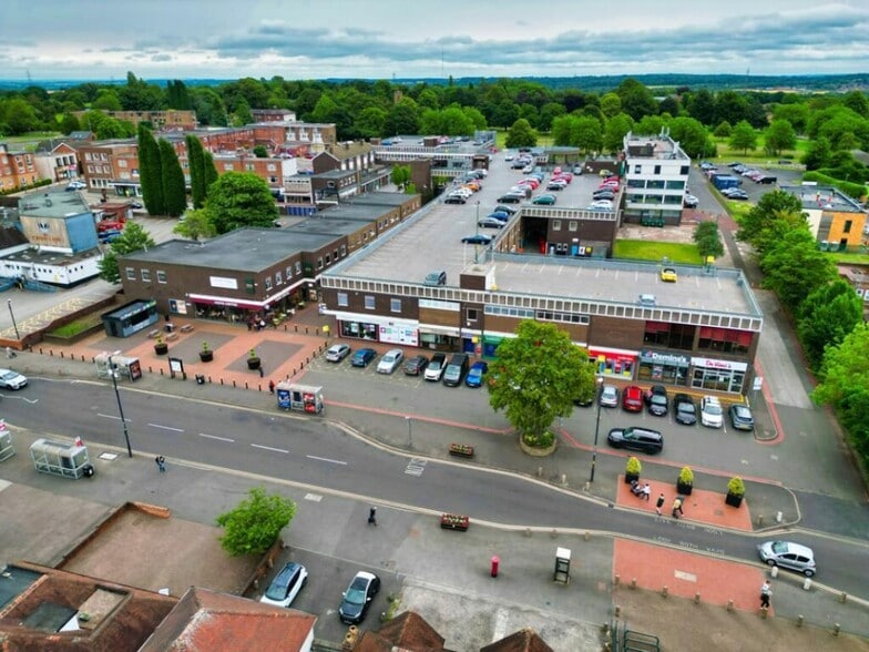 The Square, Walsall to rent - Building Photo - Image 2 of 10