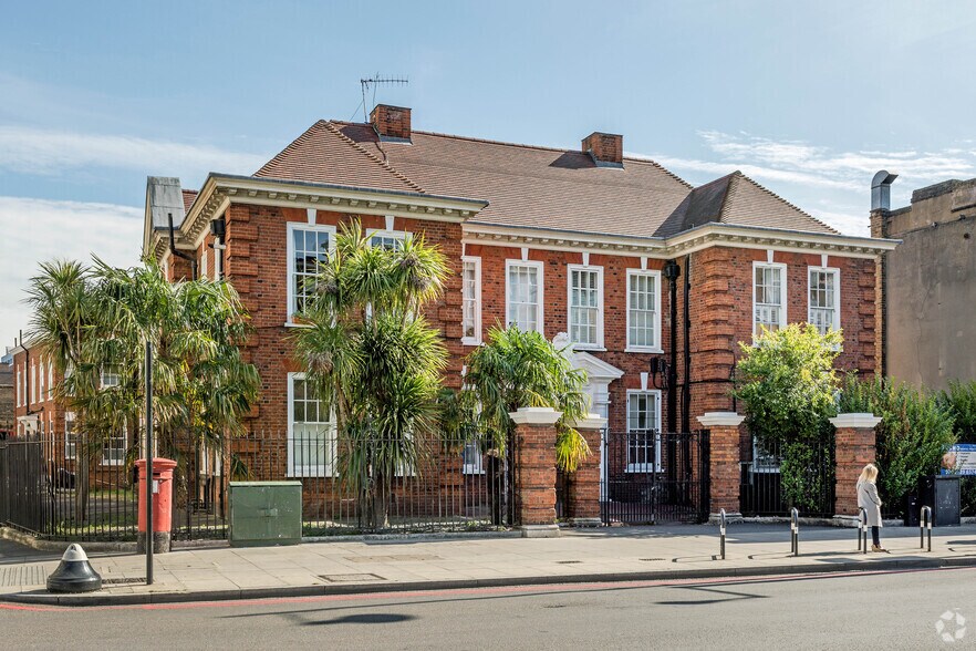 210 Kingsland Rd, London for sale - Primary Photo - Image 1 of 1