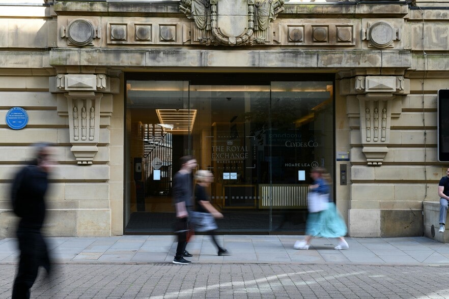 St Ann's Sq, Manchester to rent - Building Photo - Image 1 of 8
