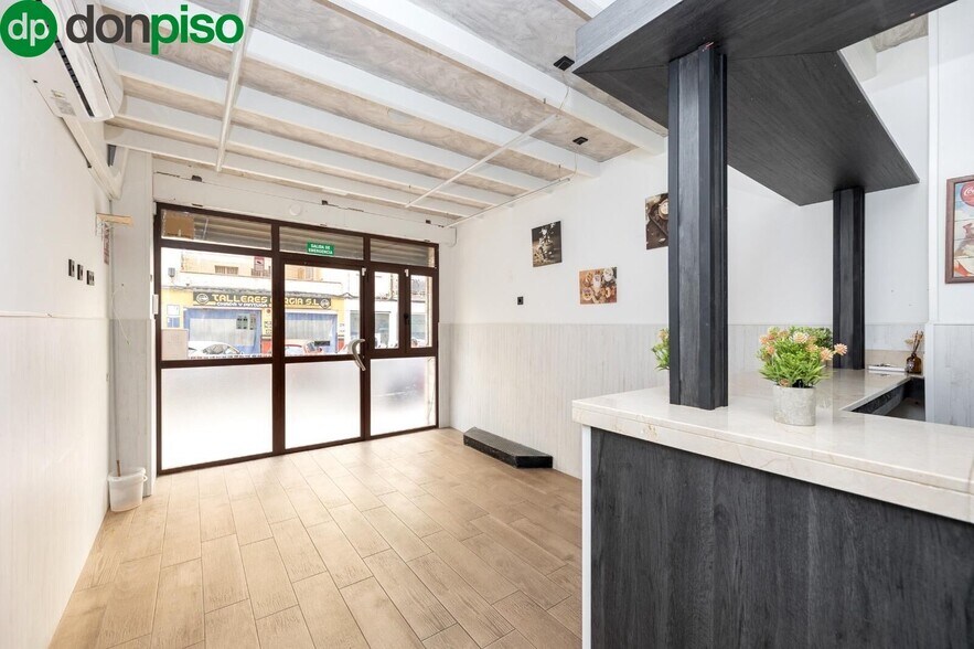 Calle Pintor Ismael de la Serna, 12, Granada, Granada for sale - Building Photo - Image 3 of 21