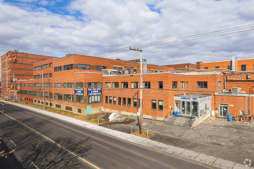 225 Av Lafleur, Montréal, QC for rent - Building Photo - Image 1 of 10