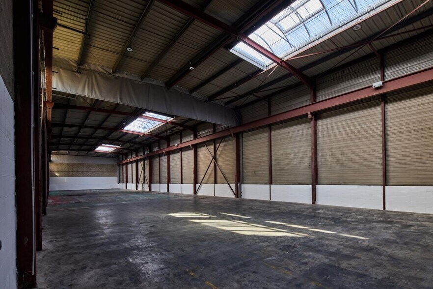 Light Industrial in Le Thillay to rent - Building Photo - Image 2 of 15