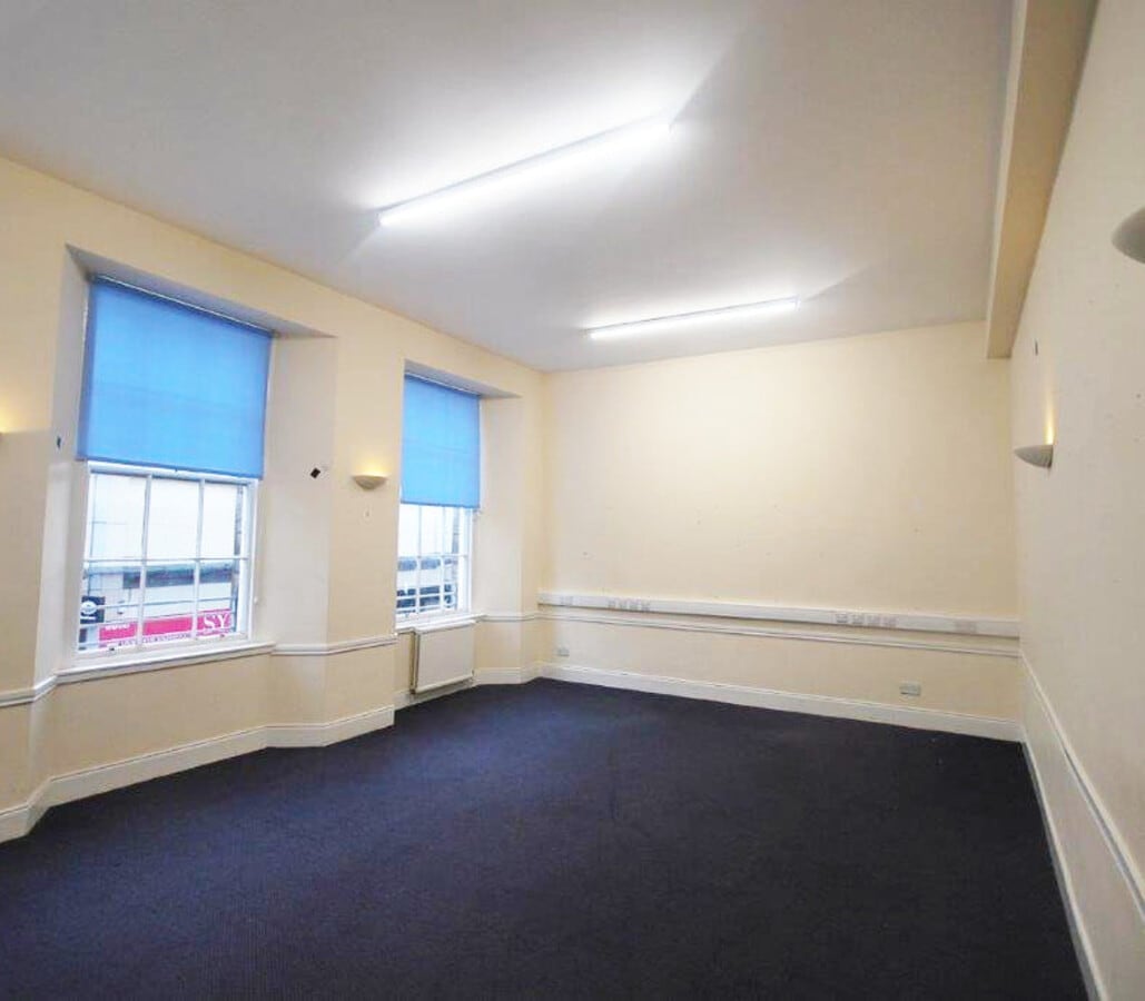 125 High St, Kirkcaldy, FIF KY1 1LW - Unit 125 - - Interior Photo - Image 1 of 4
