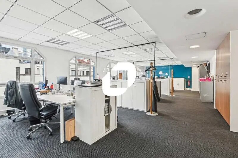 Office in Puteaux to rent - Building Photo - Image 2 of 14