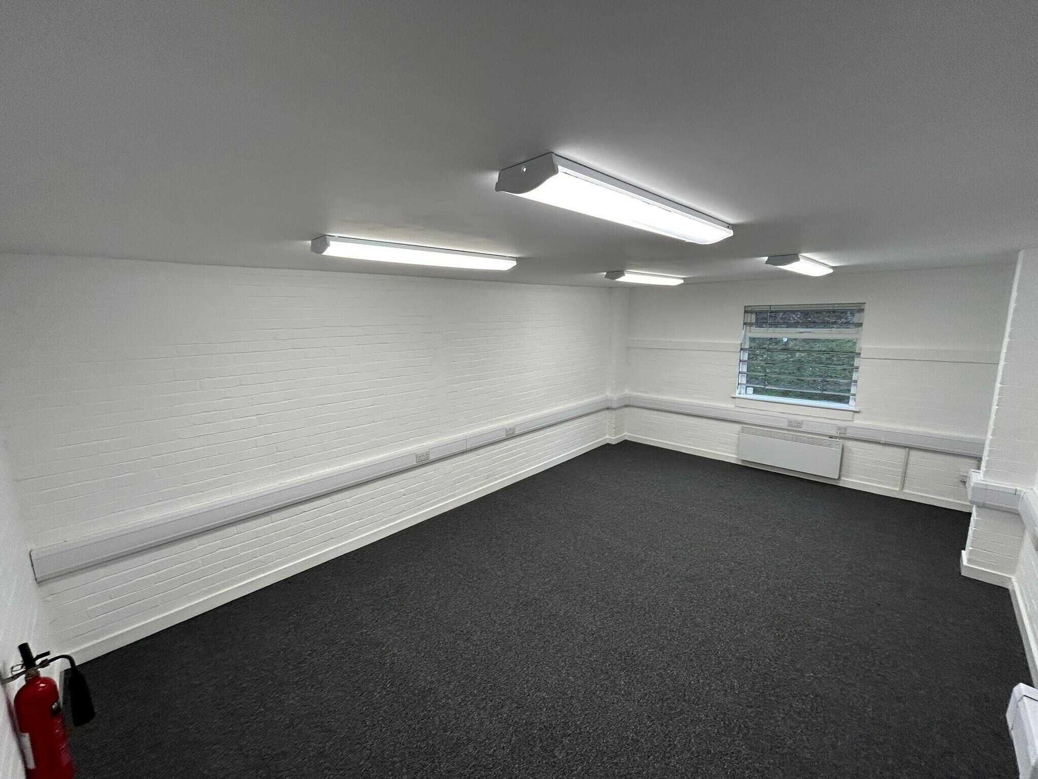 Arkwright Rd, Runcorn to rent Building Photo- Image 1 of 4