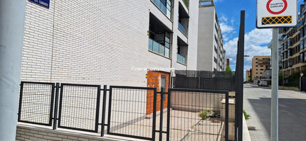 Retail in Madrid, Madrid to rent Building Photo- Image 1 of 3
