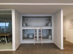 500 W Broad St, Columbus, OH to rent Building Photo- Image 2 of 10