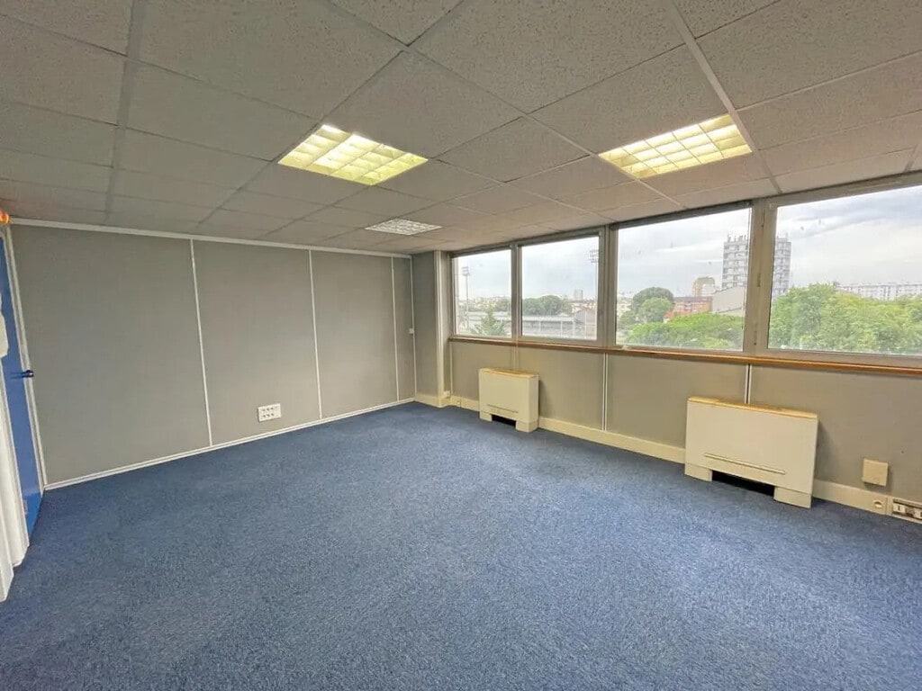 Location Bureaux 260 m² - Photo 1