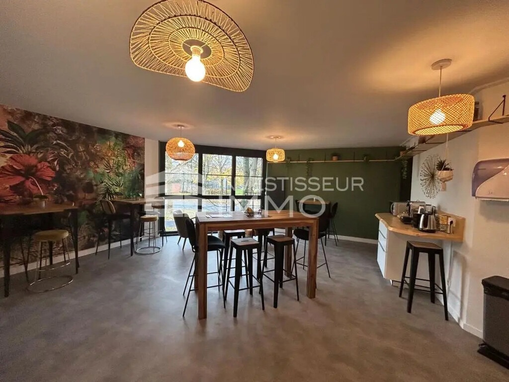 Location Bureaux 247 m² - Photo 1