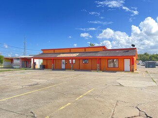 More details for 423 W Plantation Dr, Clute, TX - Retail for Sale