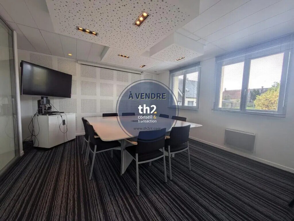 Vente Bureaux 438 m² - Photo 1