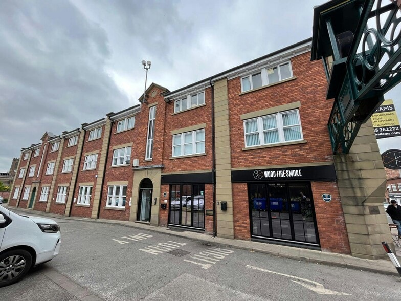 Chestergate, Macclesfield to rent - Building Photo - Image 2 of 10