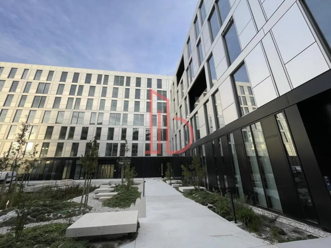 Office in Bordeaux to rent Building Photo- Image 1 of 10