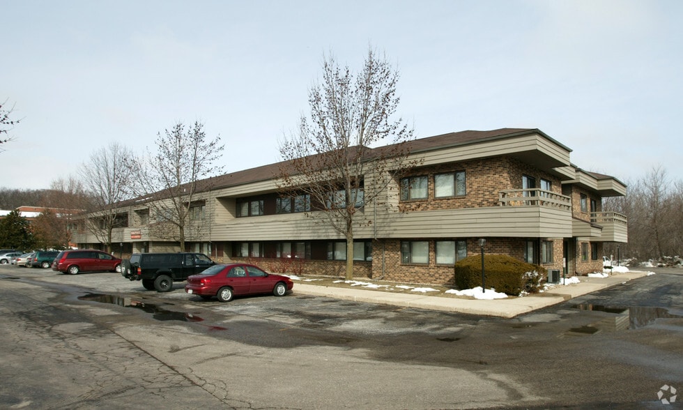 437 S Yellowstone Dr, Madison, WI for rent - Building Photo - Image 1 of 5